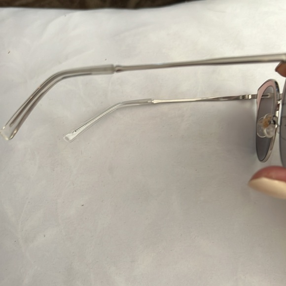 New without tag Quay australia sunglasses - Picture 4 of 7